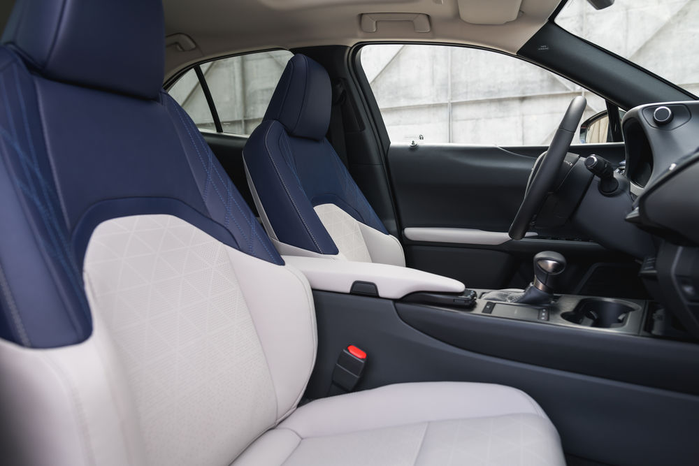 Lexus UX 250h Cobalt interior 08.jpg