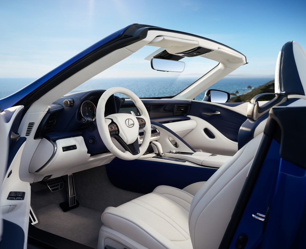 lexuslcconvertible06hires-937876.jpg