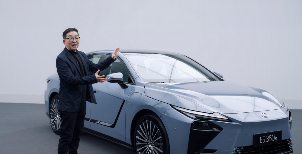 Lexus ES_2026_07.jpg