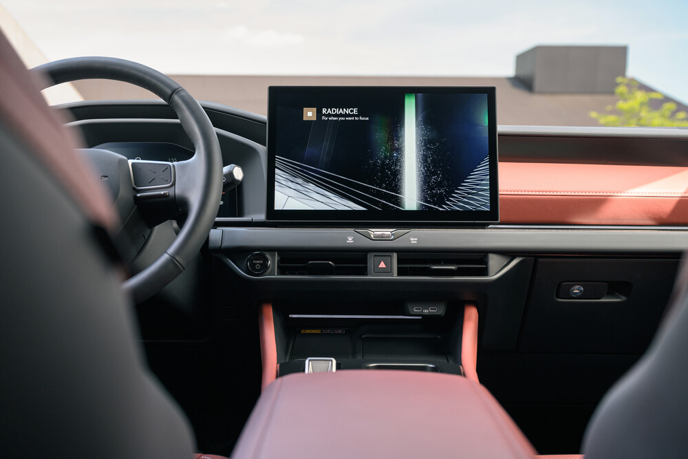 nx350h_luxury_interior_003.jpg