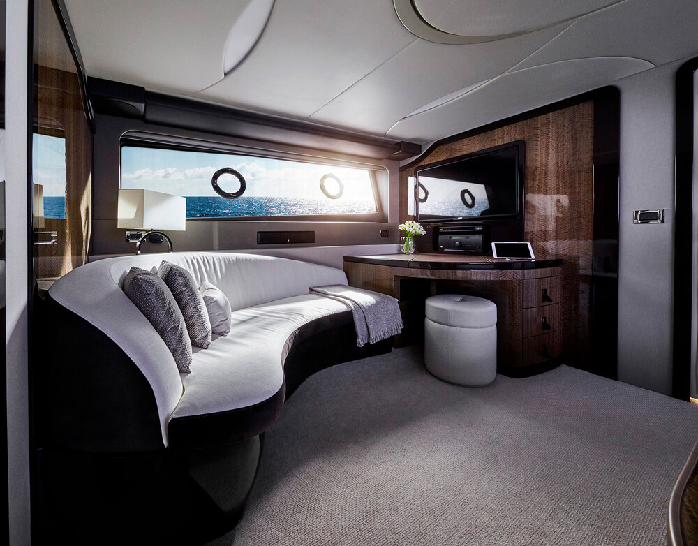 ly680interior4.jpg